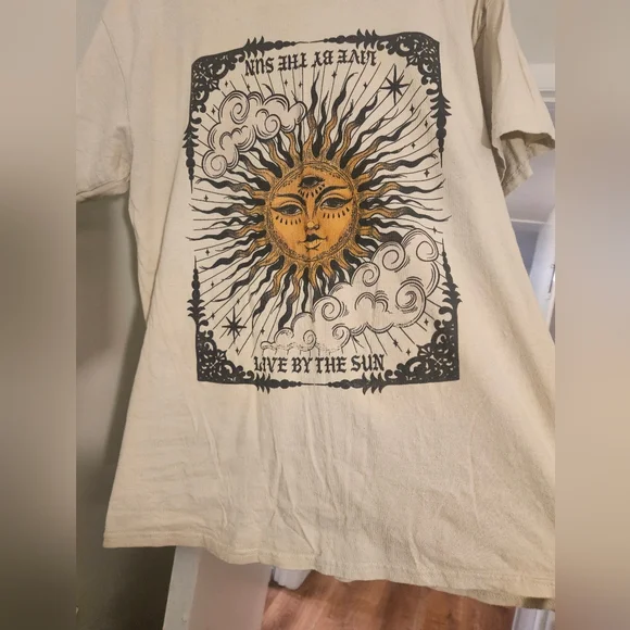 Threadless Beige Graphic Tee - Picture 1 of 3